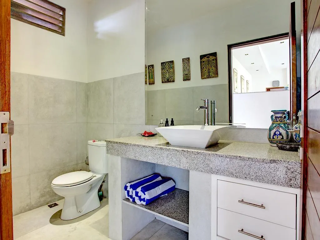 Villa Shanti, Sitara Villa Group سمينياك 0*,  إندونيسيا
